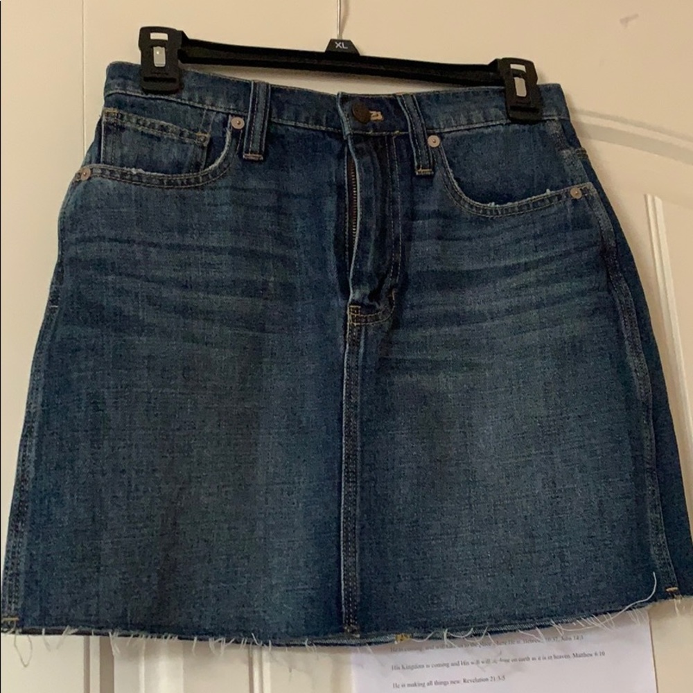 Madewell NEVER WORN raw hem denim skirt